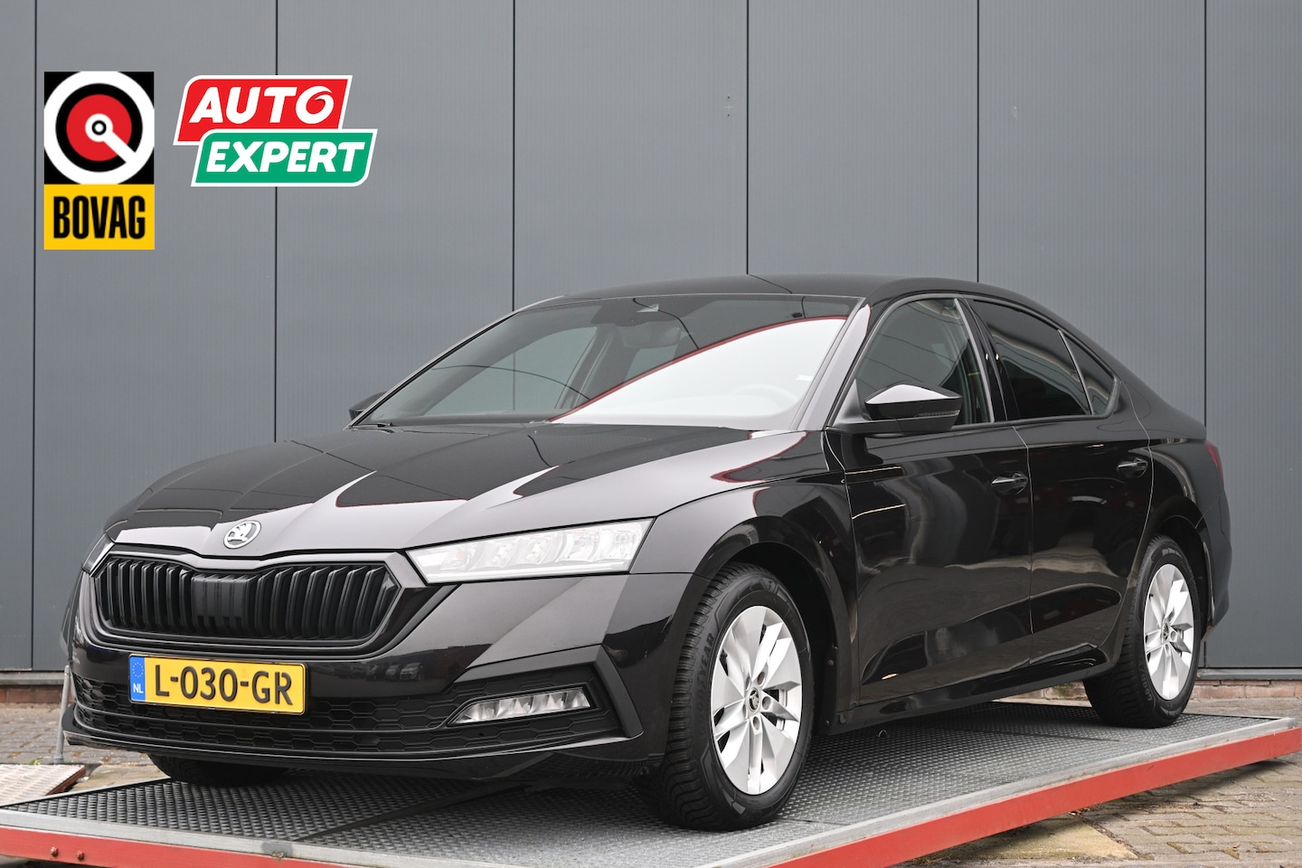 Skoda Octavia - 1.0 TSI Sport Business 1.0 TSI Sport Business - AutoWereld.nl