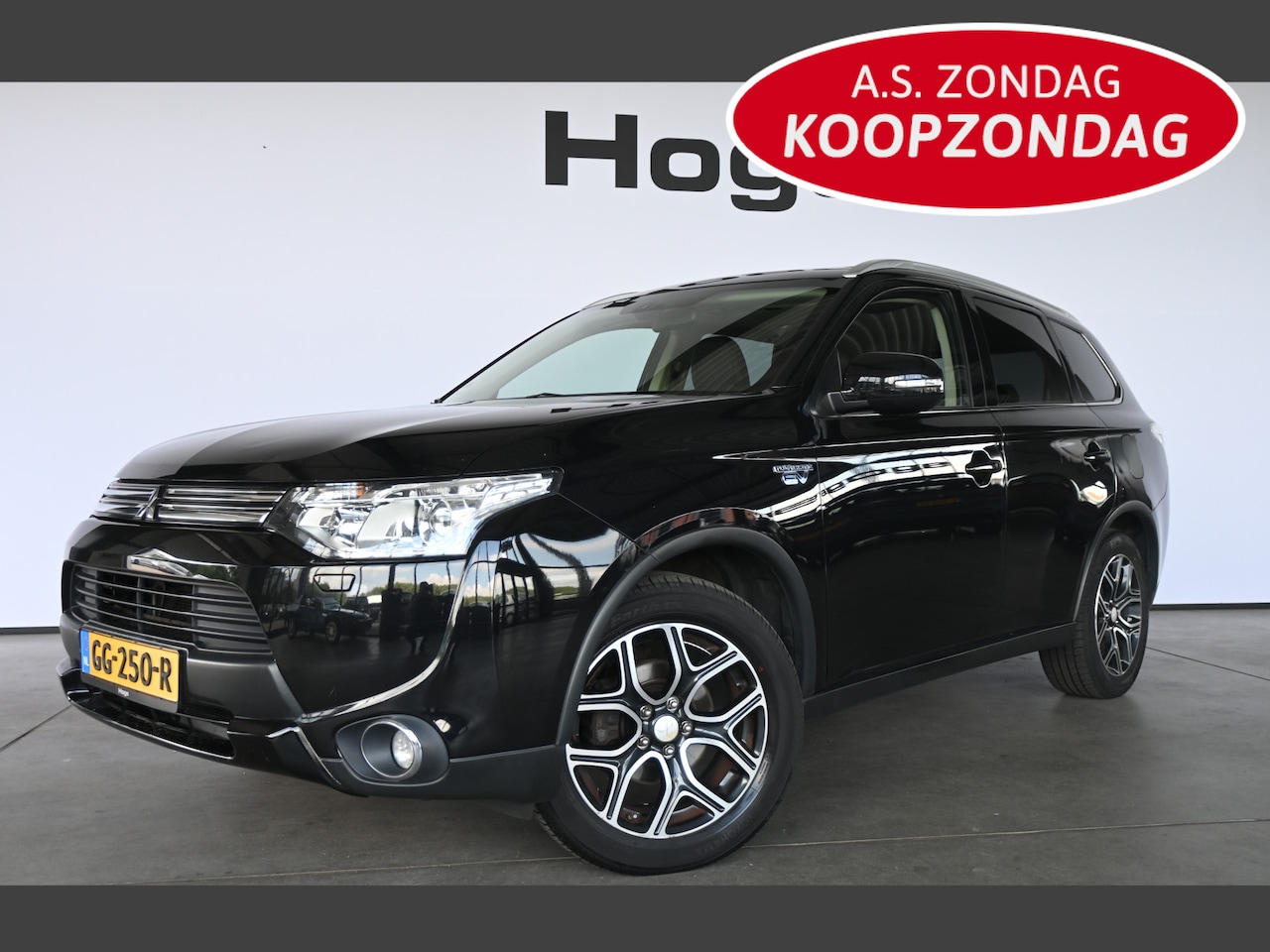 Mitsubishi Outlander - 2.0 PHEV Automaat Limited Edition X-Line Navigatie Leder Trekhaak Schuifdak Rijklaarprijs! - AutoWereld.nl