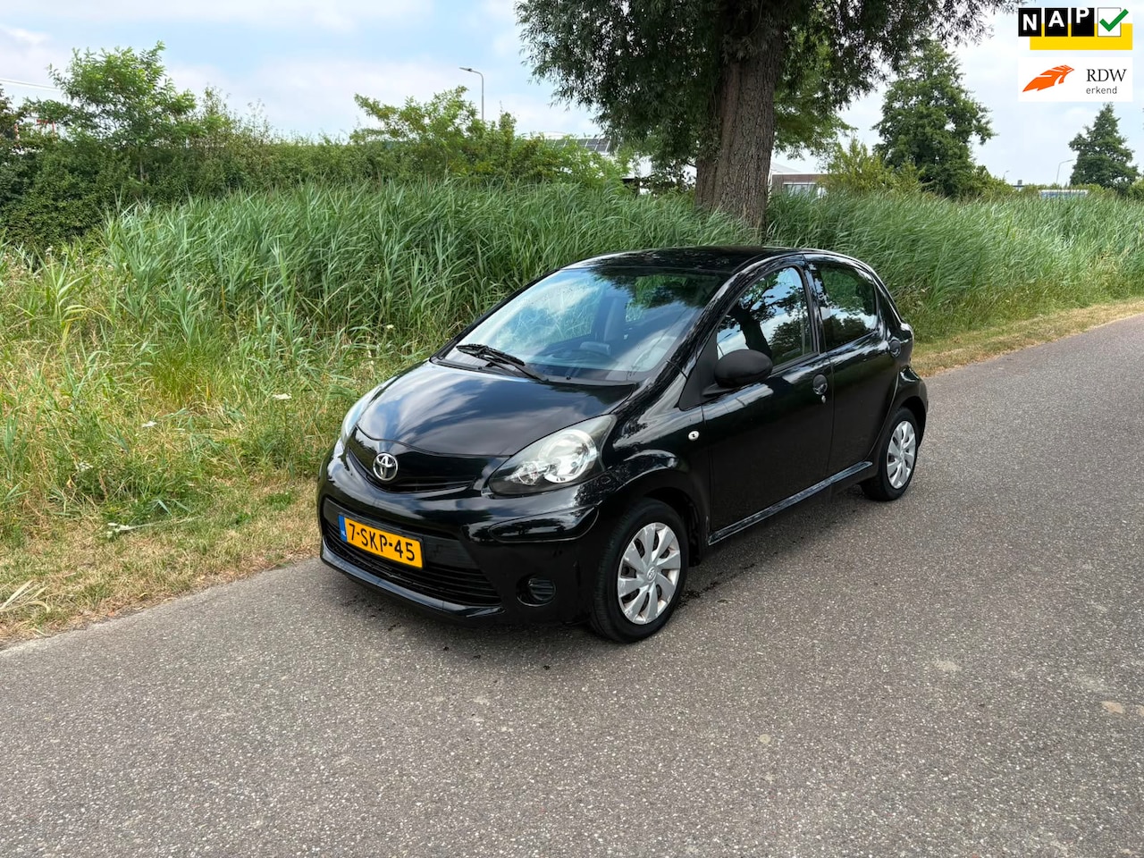 Toyota Aygo - 1.0 VVT-i Now Navi Airco Elk Ramen 5 Deurs - AutoWereld.nl