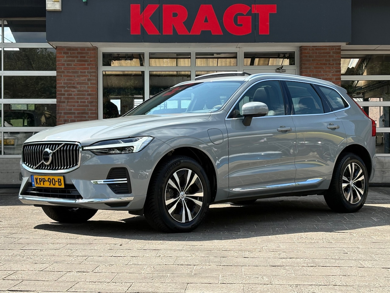 Volvo XC60 - Core Bright 2.0 T6 Plug-in hybrid AWD 253 pk - LED - - AutoWereld.nl
