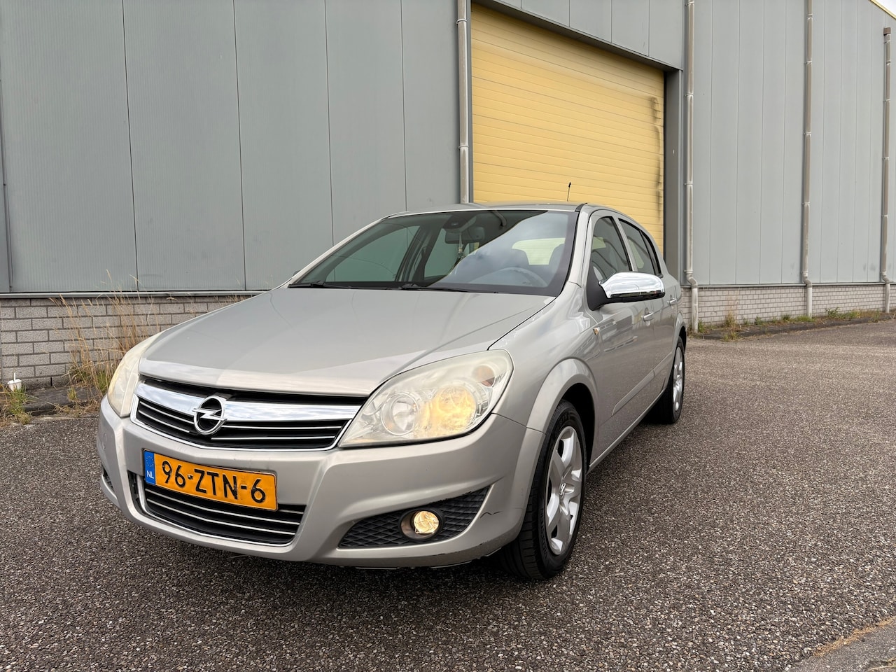 Opel Astra - 1.6 Essentia 1.6 Essentia - AutoWereld.nl