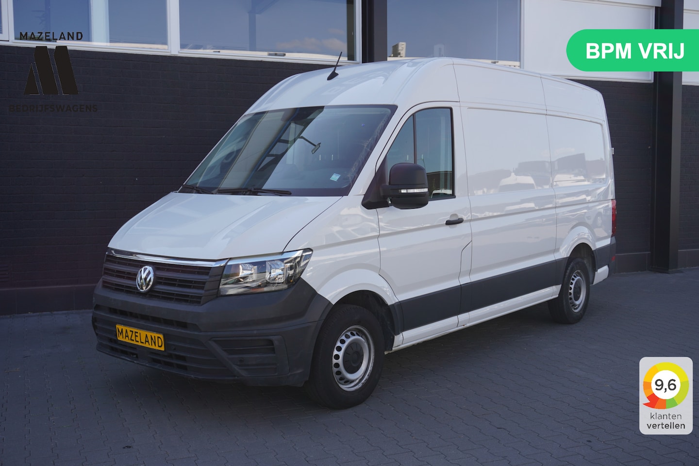 Volkswagen Crafter - 2.0 TDI 140PK L3H2 EURO 6 - Airco - Trekhaak - Camera - €20.900,- Excl. - AutoWereld.nl