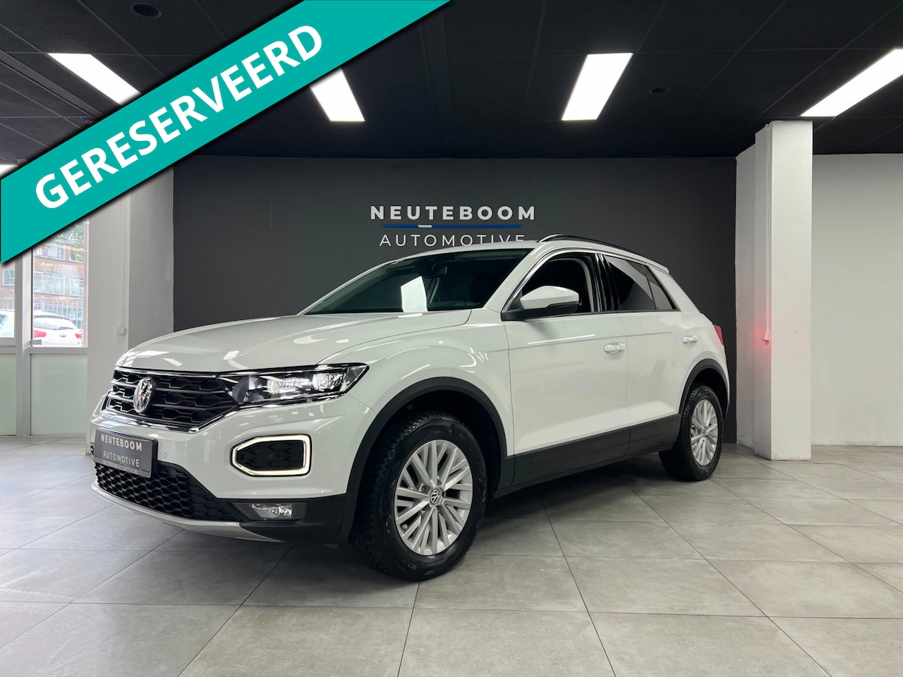 Volkswagen T-Roc - 1.5 TSI Automaat | Carplay | ACC | LED - AutoWereld.nl