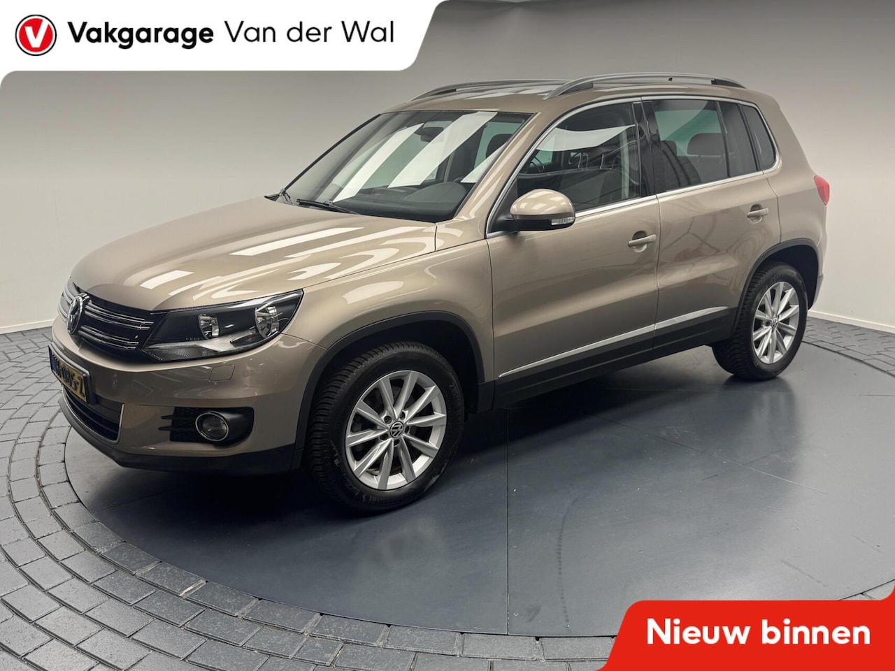 Volkswagen Tiguan - 1.4 TSi Sport&Style Trekhaak-Cr.contr-Clima-Panoramadak-Parkeersensoren-Stoelverwarming-Lm - AutoWereld.nl