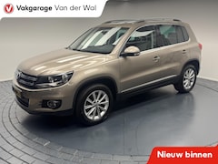 Volkswagen Tiguan - 1.4 TSi Sport&Style Trekhaak-Cr.contr-Clima-Panoramadak-Parkeersensoren-Stoelverwarming-Lm
