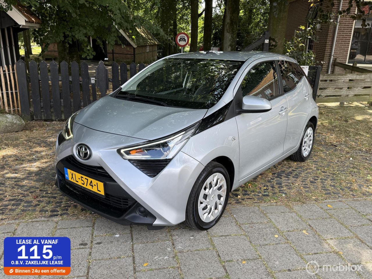 Toyota Aygo - 1.0 VVT-i x-cite 1e Eigenaar Dealer Onderhouden! - AutoWereld.nl