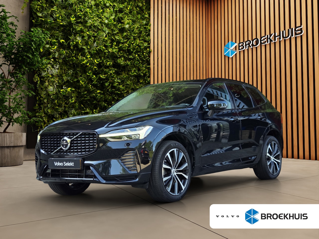 Volvo XC60 - 2.0 T8 Plug-in hybrid AWD R-Design | Harman/Kardon | 360 Camera | Stoelventilatie | Pano | - AutoWereld.nl