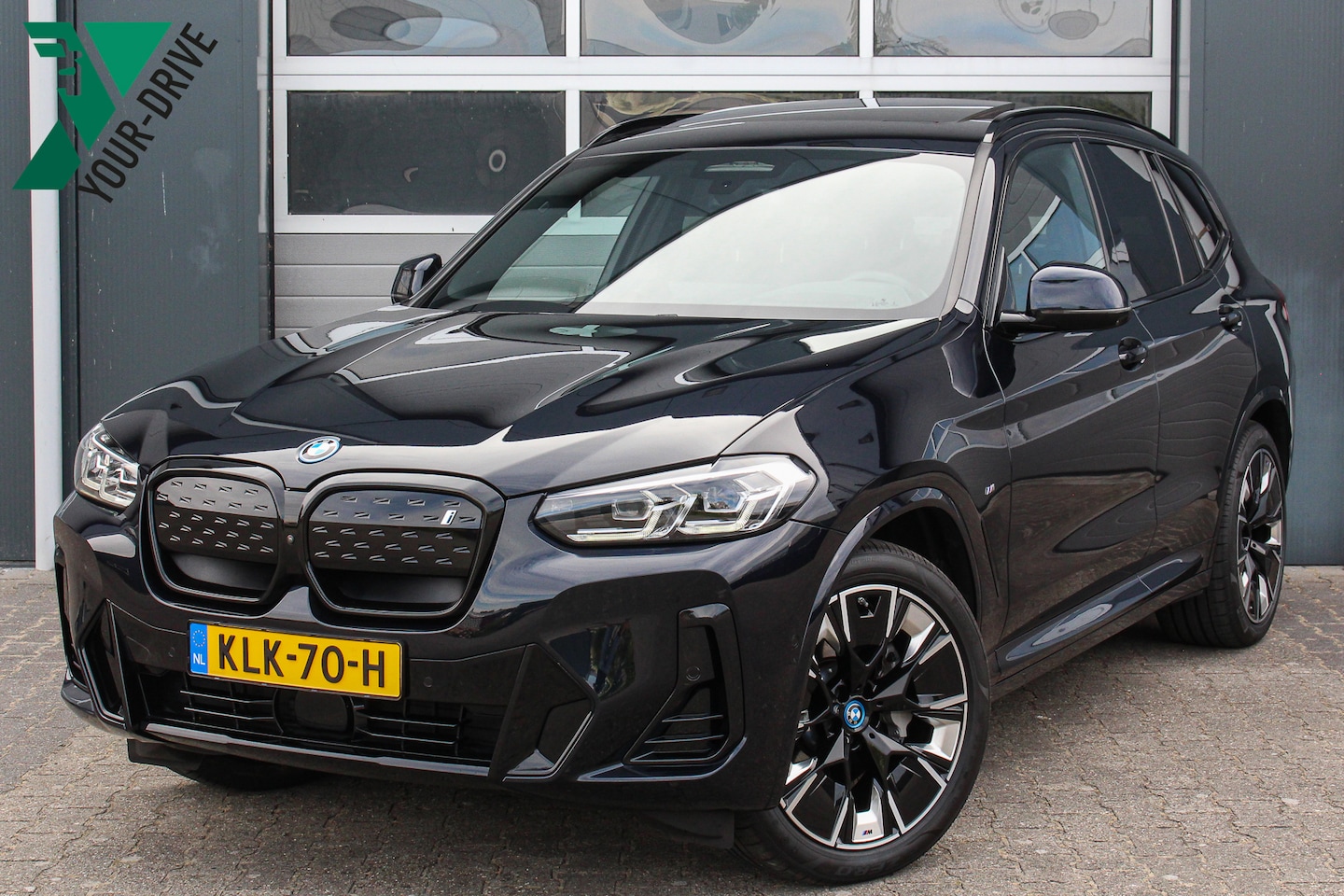 BMW iX3 - BMW IX3 M Sport High Executive 80 kWh | 12 Mnd. Garantie & SOH 99,5%| Nette en zeer comple - AutoWereld.nl