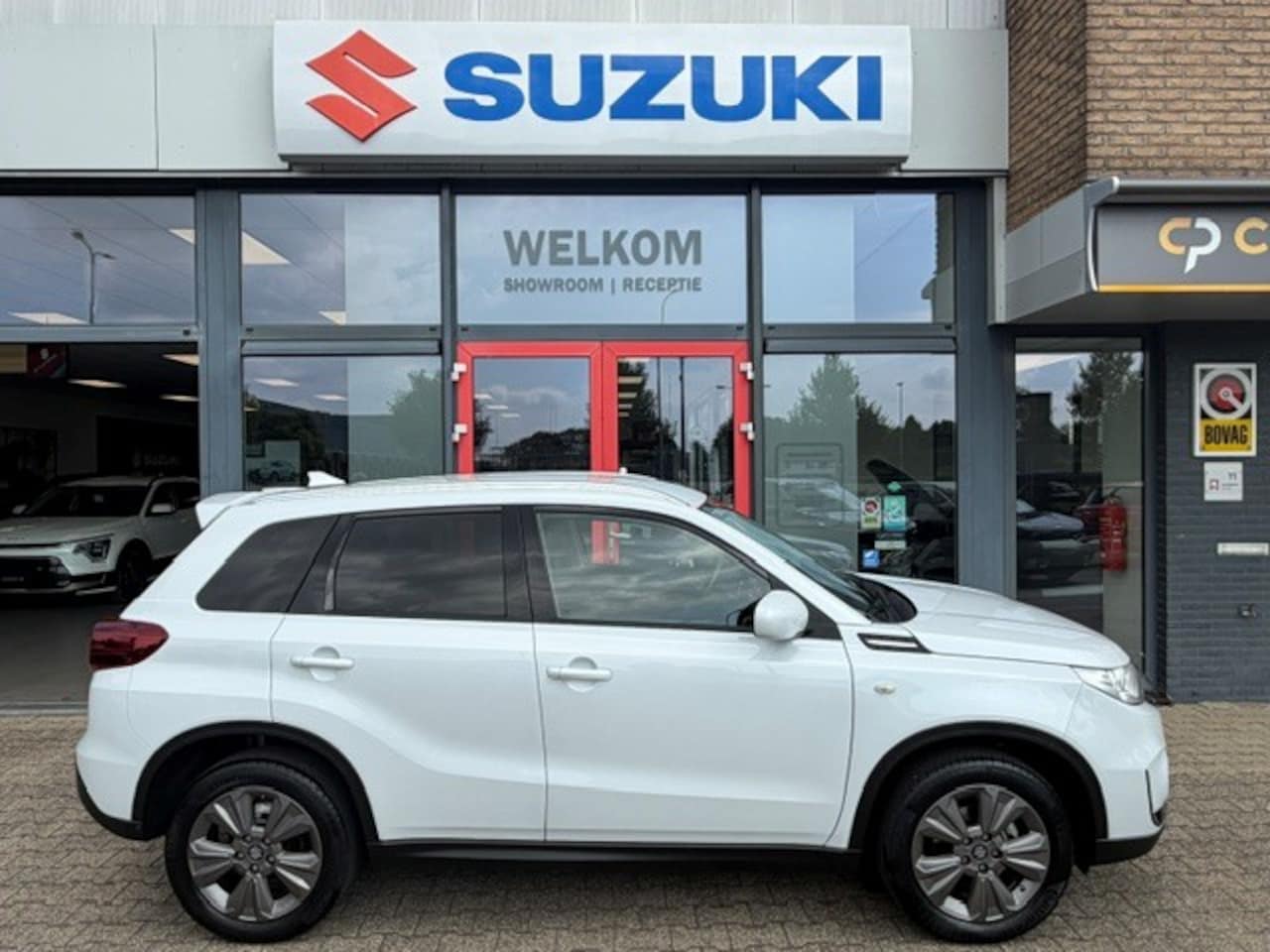 Suzuki Vitara - 1.0 112pk Select (RIJKLAARPRIJS) Tot 10 jaar garantie! - AutoWereld.nl