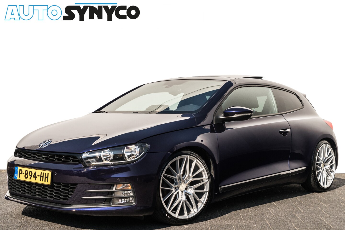 Volkswagen Scirocco - 1.4 TSi Edition | Panoramadak | 19 inch LMV | Sportstoelen | Schroefset | PDC - AutoWereld.nl