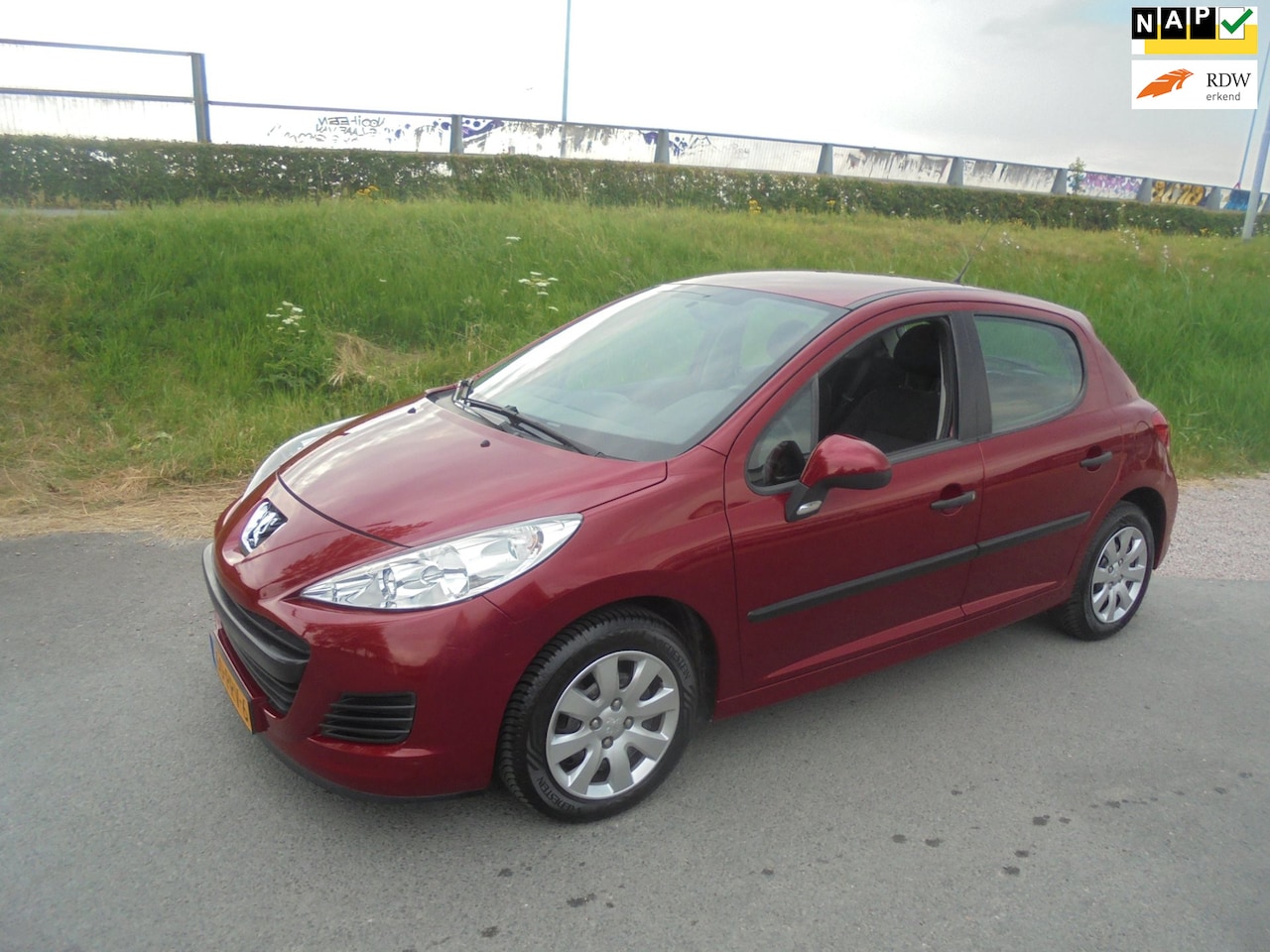 Peugeot 207 - Peugeot 207 1.4 benzine 5 deurs airco trekhaak 107.000km - AutoWereld.nl