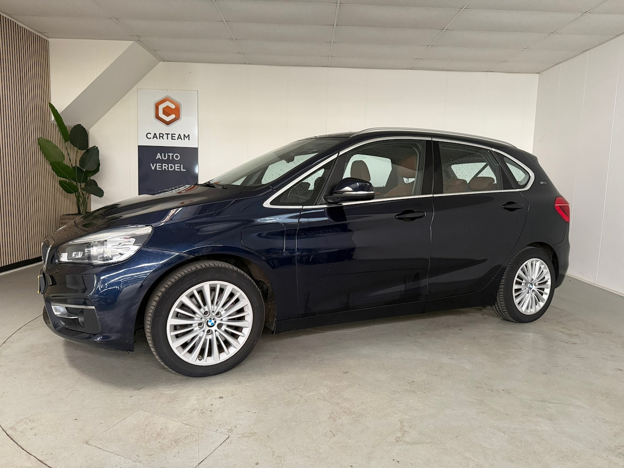 BMW 2-serie Active Tourer - 225xe Centennial High Executive Airco, Navigatie, Lederen bekleding, Automaat - AutoWereld.nl