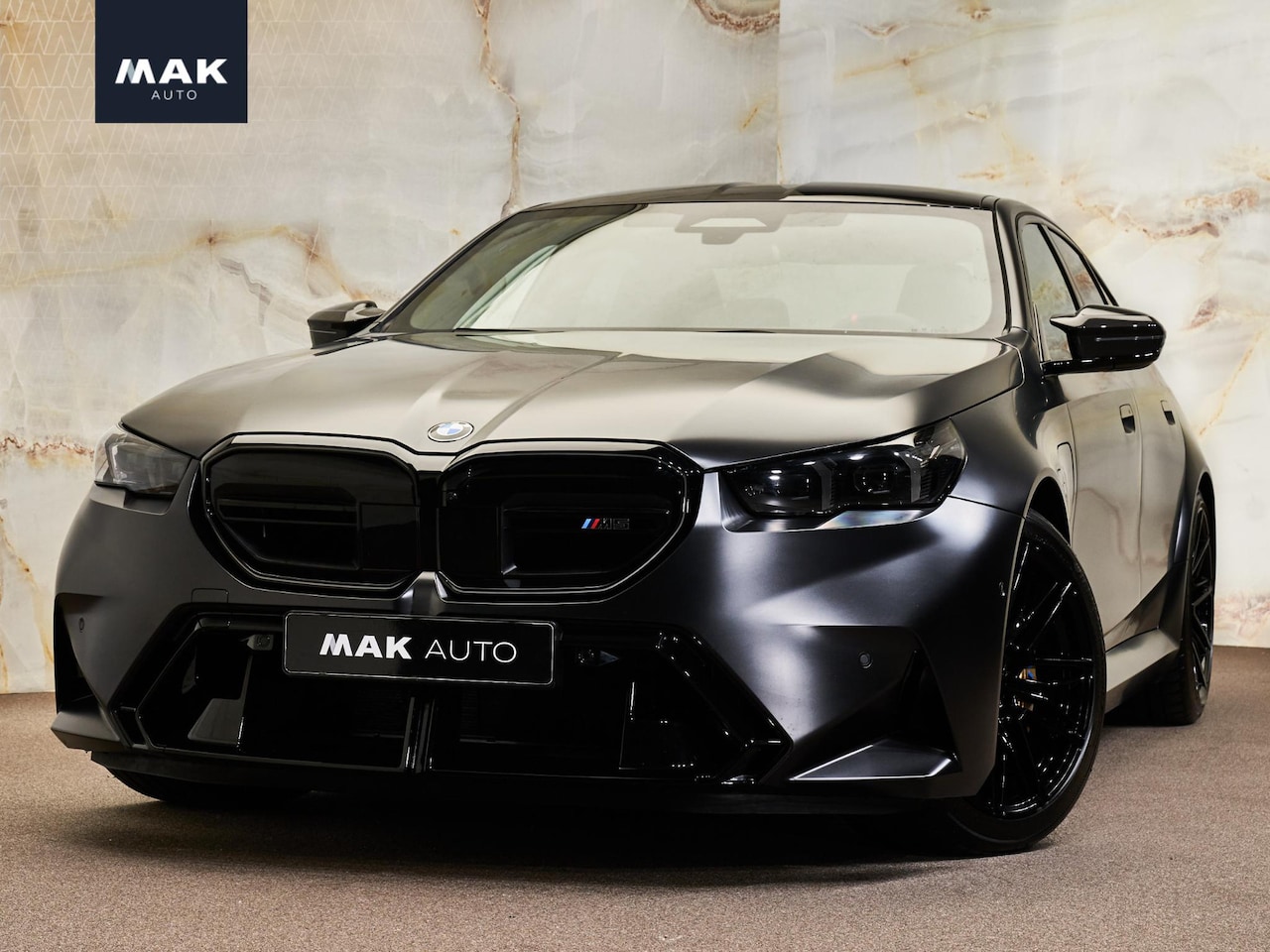 BMW M5 - Limousine V8 M Hybrid, Akrapovič, Frozen, Ultimate Package, carbon extr., B&W, ceramic, 21 - AutoWereld.nl