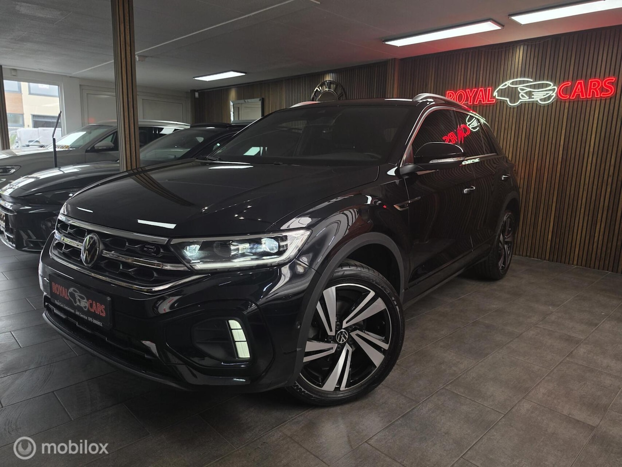 Volkswagen T-Roc - 1.5 TSI 3X R-Line|Keyless|Camera|Vol Optie's - AutoWereld.nl