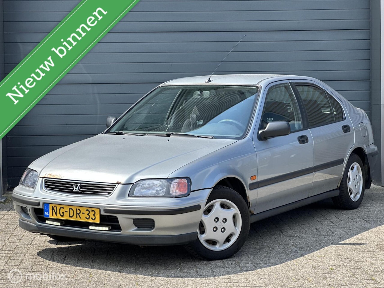 Honda Civic - 1.5i VTEC-E | 2 Jaar APK | INRUILKOOPJE - AutoWereld.nl