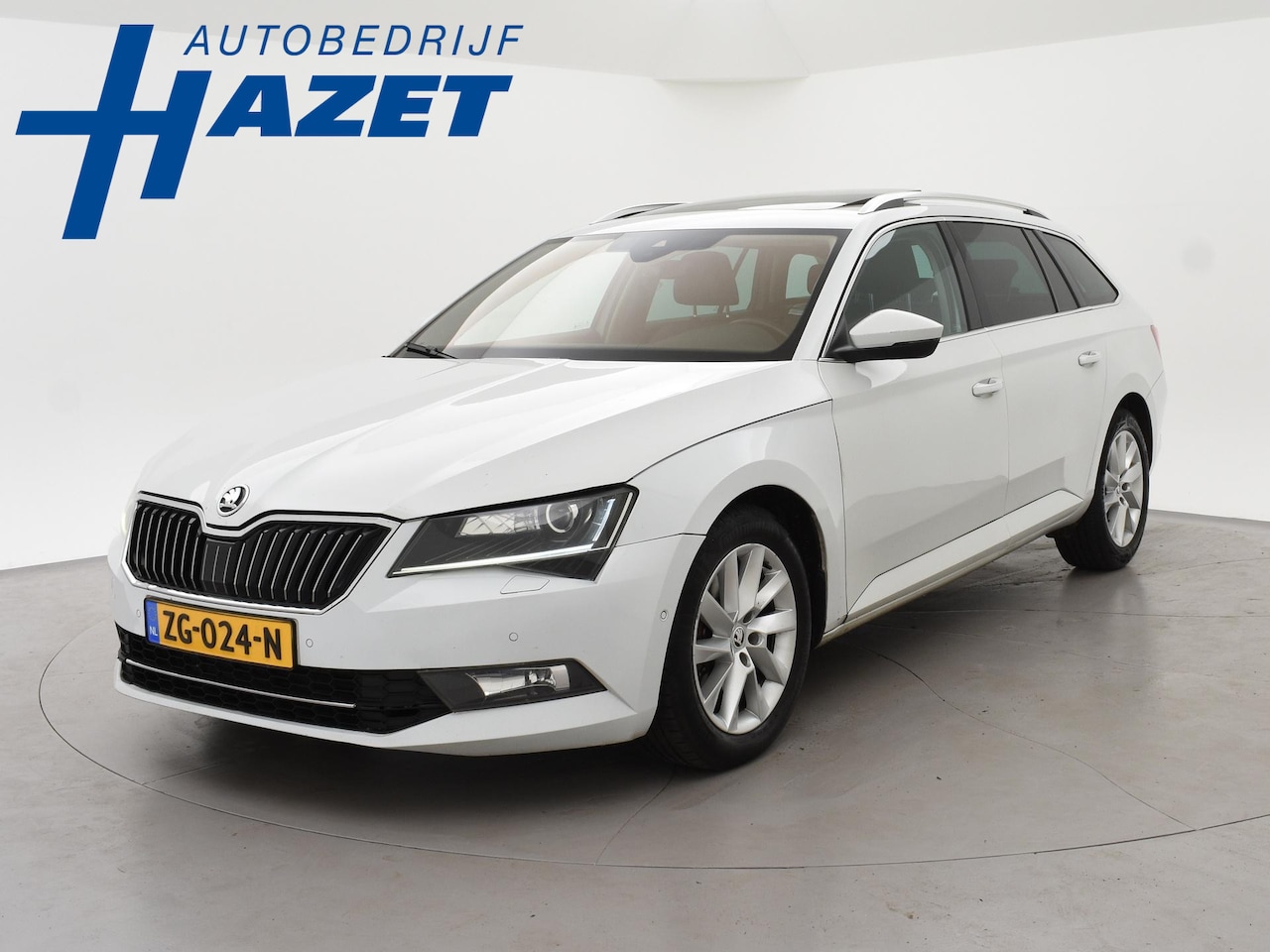 Skoda Superb Combi - 2.0 TDI 150 PK DSG AUT. *BTW* + PANORAMA | LEDER | CANTON | LED | MEMORY - AutoWereld.nl