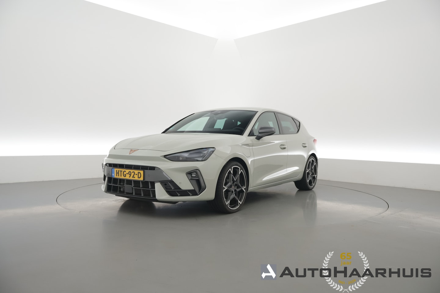 CUPRA Leon - 1.5 TSI 272 PK e-Hybrid VZ Performance " Taiga Grey " | Adapt. Cruise | CarPlay | Keyless - AutoWereld.nl