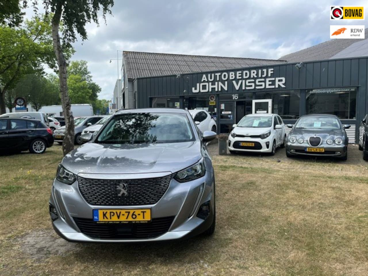 Peugeot e-2008 - EV Allure 50 kWh * accu SOH 93,16% * Android Auto * Airco * Cruise * SUV * - AutoWereld.nl
