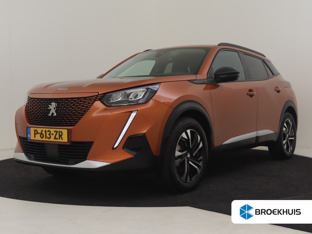 Peugeot e-2008 - EV Allure Pack 50 kWh 136PK | Achteruitrijcamera | Navigatie | Apple carplay Android auto - AutoWereld.nl