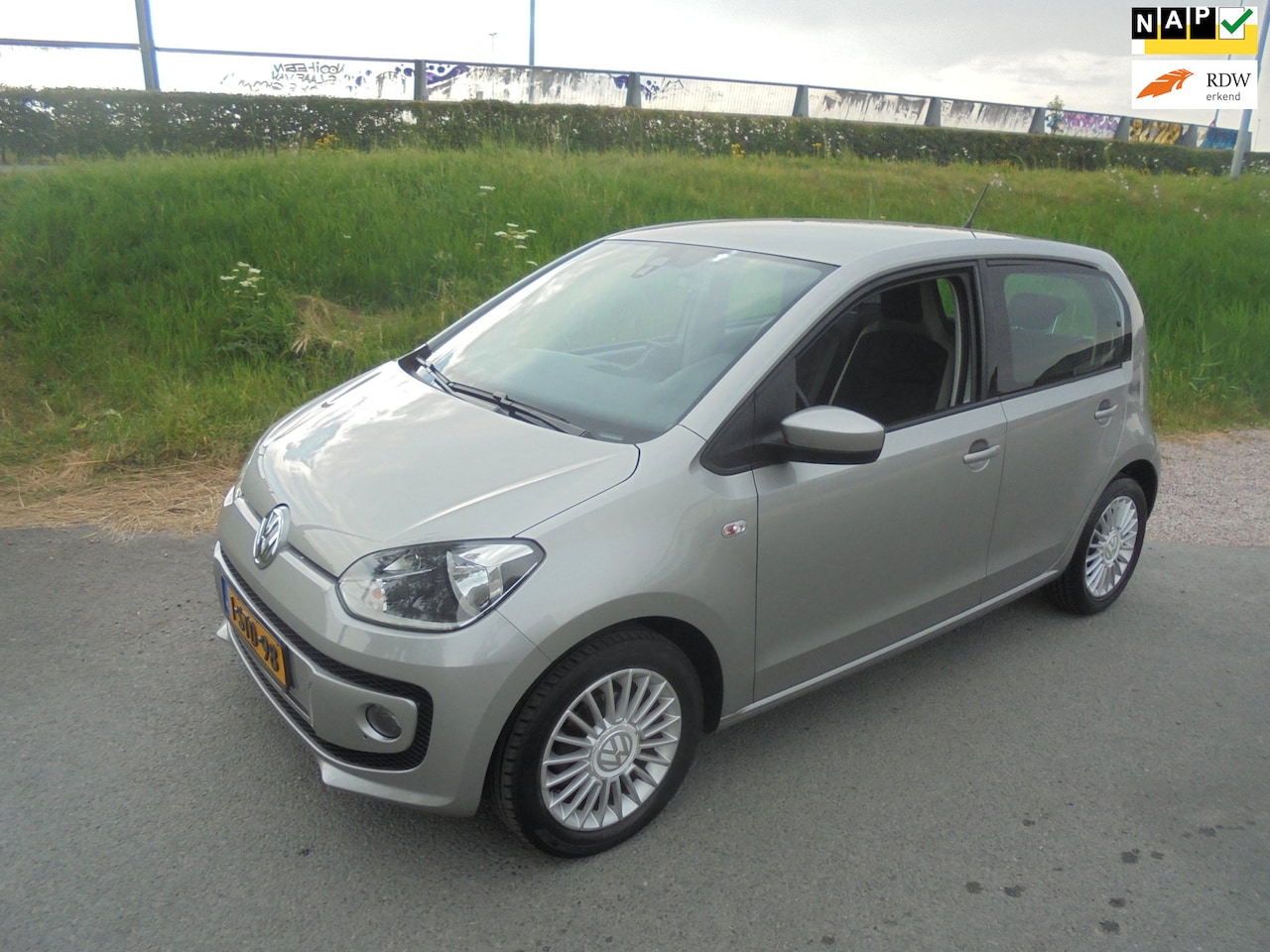Volkswagen Up! - Volkswagen Up 1.0 Benzine airco lmv navigatie pdc 139.000km - AutoWereld.nl
