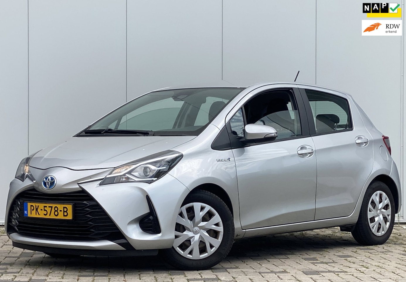 Toyota Yaris - 1.5 Hybrid Aspiration AUTOMAAT AIRCO NAVI CAMERA - AutoWereld.nl