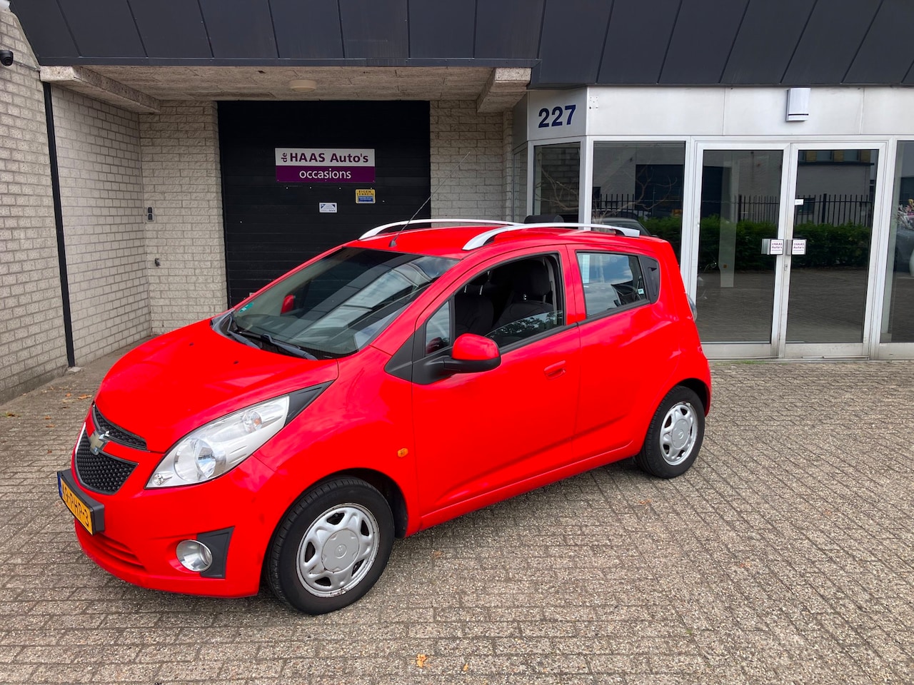 Chevrolet Spark - 1.0 16V LS Bi-Fuel / ZUINIG AUTORIJDEN / APK OKTOBER 2026 / HOGE INSTAP - AutoWereld.nl