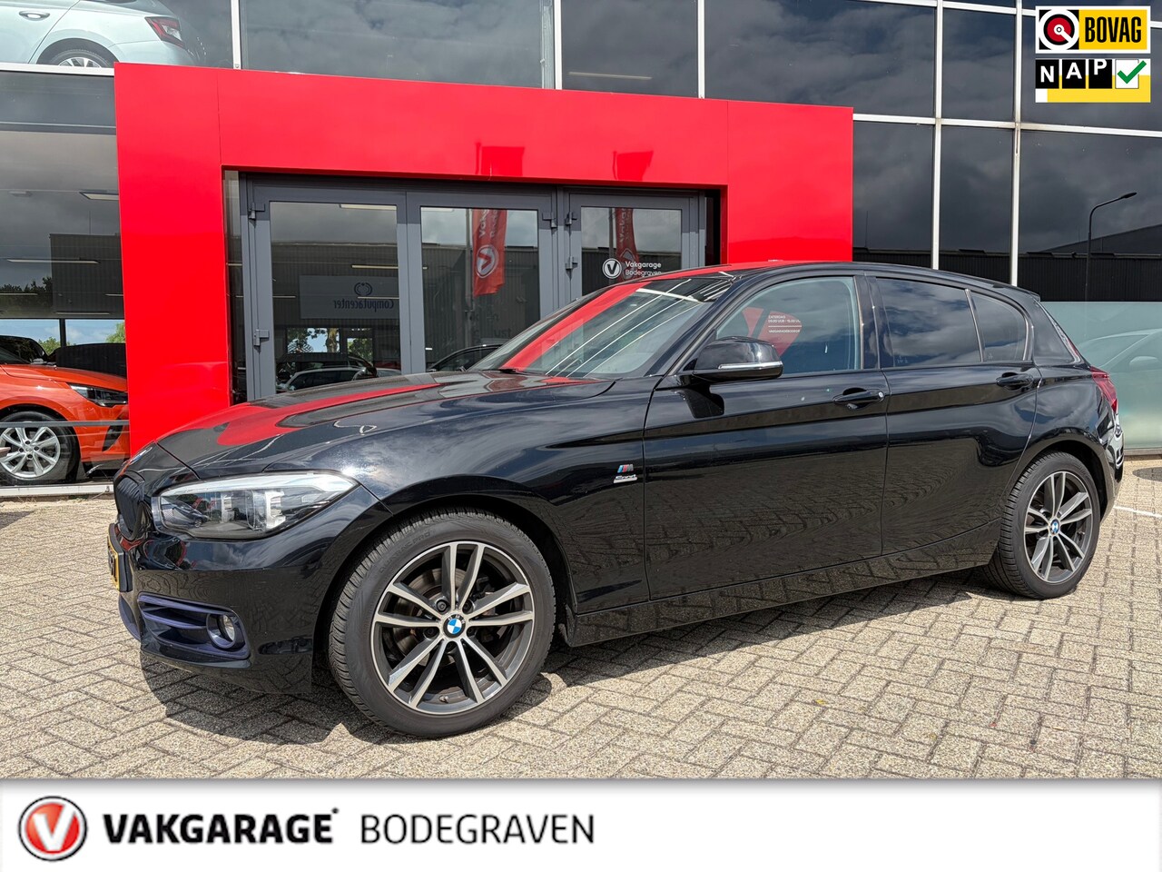BMW 1-serie - 116i Edition Sport Line Shadow Executive 116i Edition Sport Line Shadow Executive - AutoWereld.nl