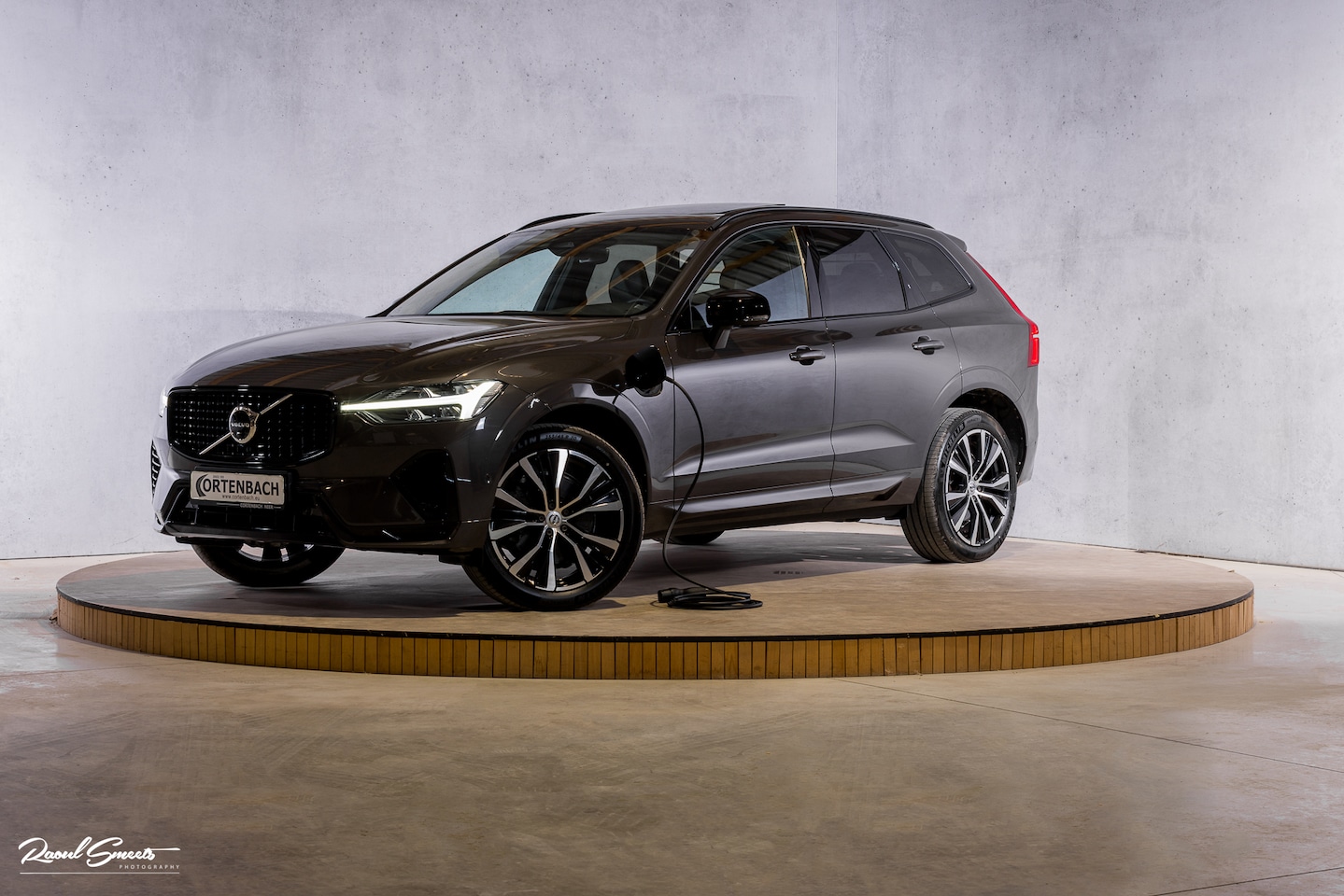 Volvo XC60 - 2.0 T6 Plug-in hybrid AWD Plus Dark Long Range | Panorama dak | Adaptieve cruise | Memory - AutoWereld.nl
