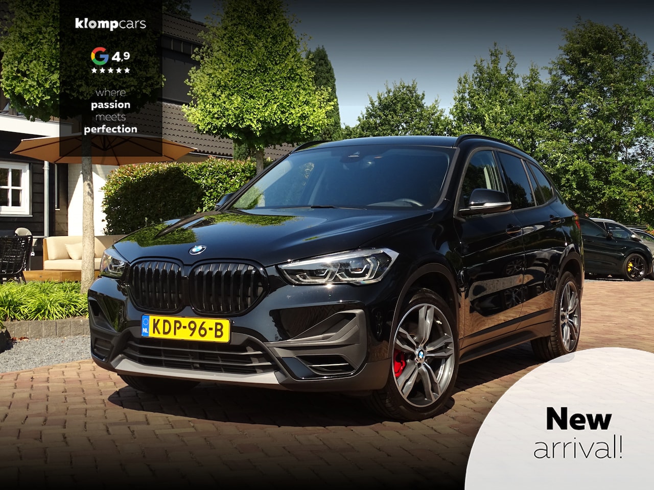 BMW X1 - sDrive20i Sportif | All-Black | Uniek | Custom | 19 inch | Nav - AutoWereld.nl