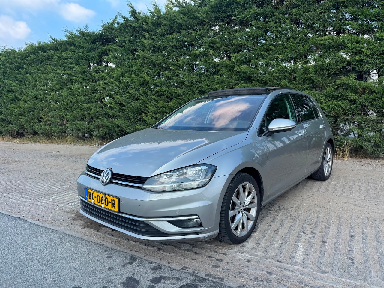 Volkswagen Golf - 1.6 TDI Highline Dsg Pano - AutoWereld.nl
