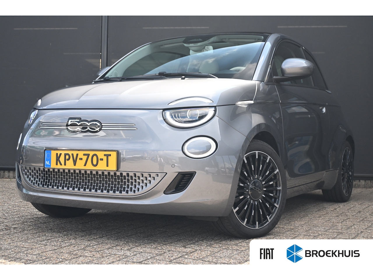Fiat 500e - La Prima 42 kWh 95%SOH! | Panoramadak | Incl. Winterset | JBL | Vol-Leder | Adaptive Cruis - AutoWereld.nl
