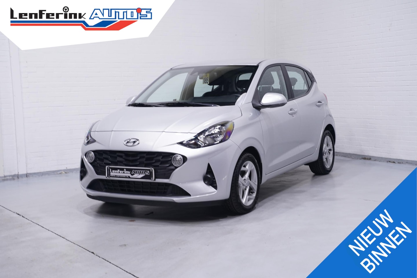 Hyundai i10 - 1.0 Trend Apple Carplay Navi Airco PDC Achter Stuur/Stoelverwarming lane-assist DAB-ontvan - AutoWereld.nl