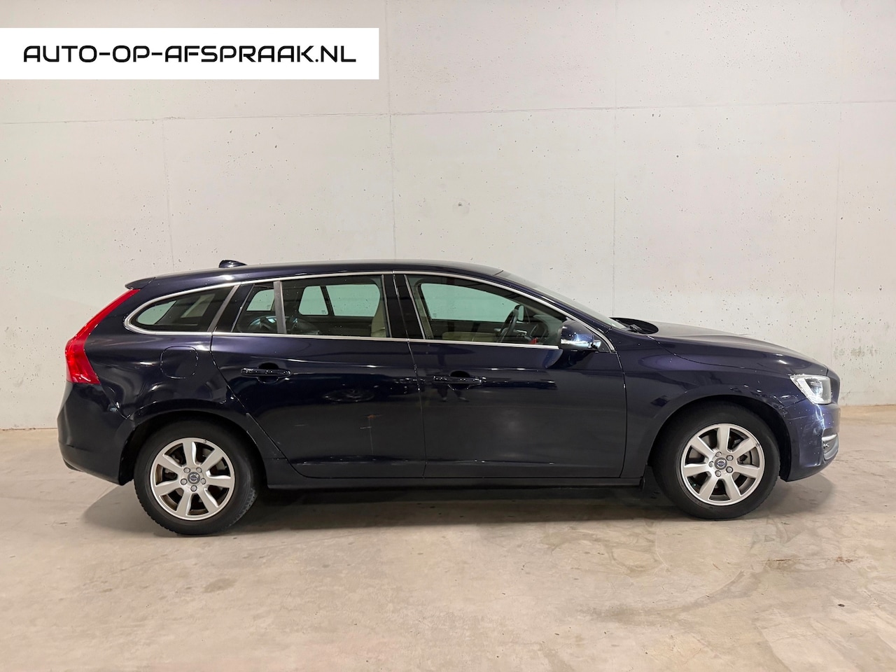Volvo V60 - 2.0 T3 Nordic+ Navi Airco Leer Stoelv. Cruise C. - AutoWereld.nl