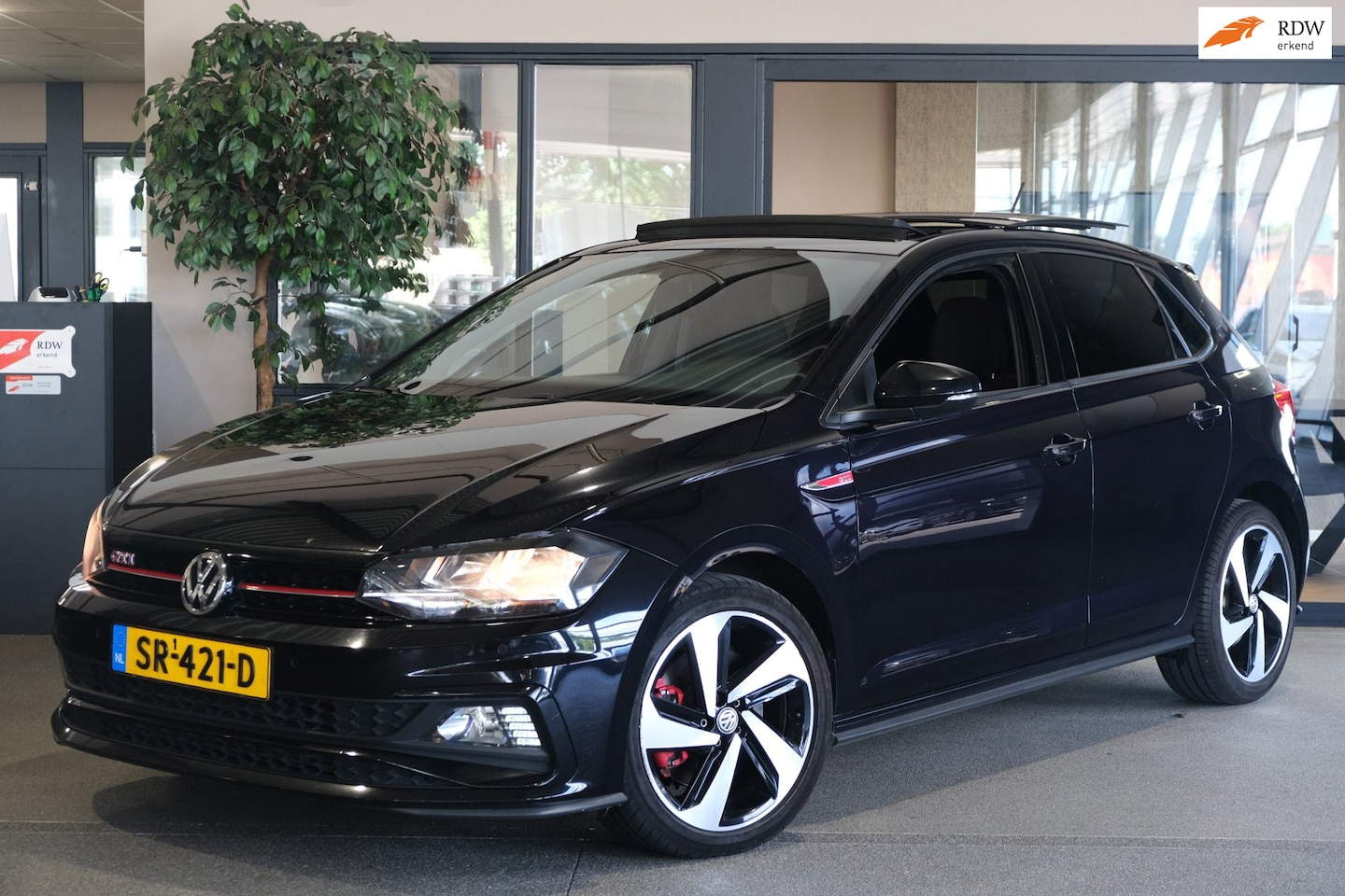 Volkswagen Polo - 2.0 TSI GTI 200PK Pano Airco Navi PDC Clima - AutoWereld.nl