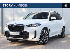 BMW X5 - xDrive50e M Sport Automaat / Panoramadak / Trekhaak / Comfortstoelen / Parking Assistant P