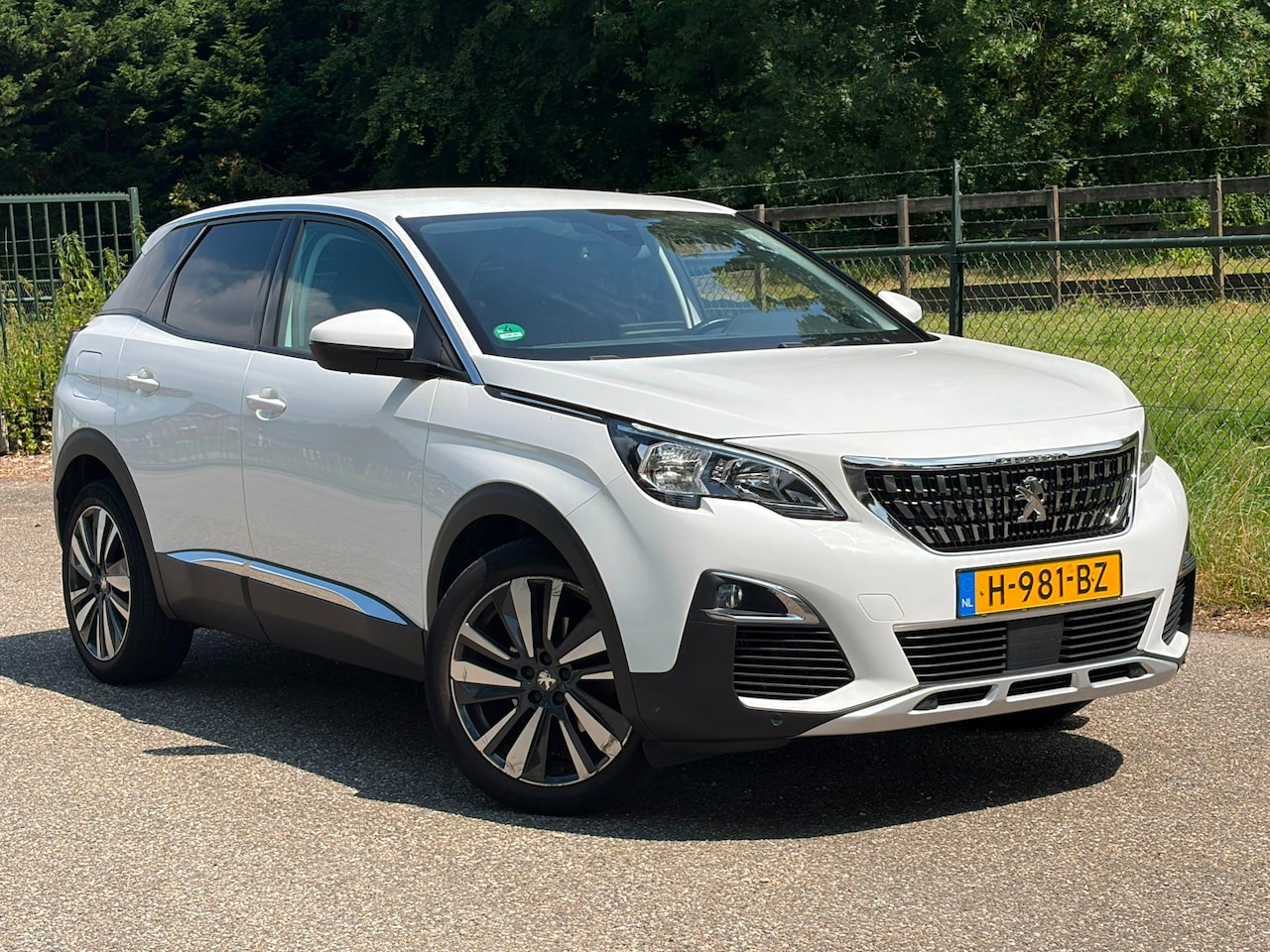 Peugeot 3008 - 1.2 PureTech Blue Lease Premium Avantage /Automaat/Carplay/ - AutoWereld.nl