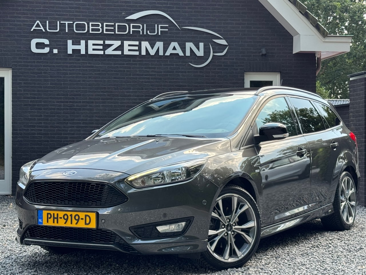 Ford Focus Wagon - 1.5 ST-Line 182PK ST-Line Cruise & Climate Control Alcantara - AutoWereld.nl