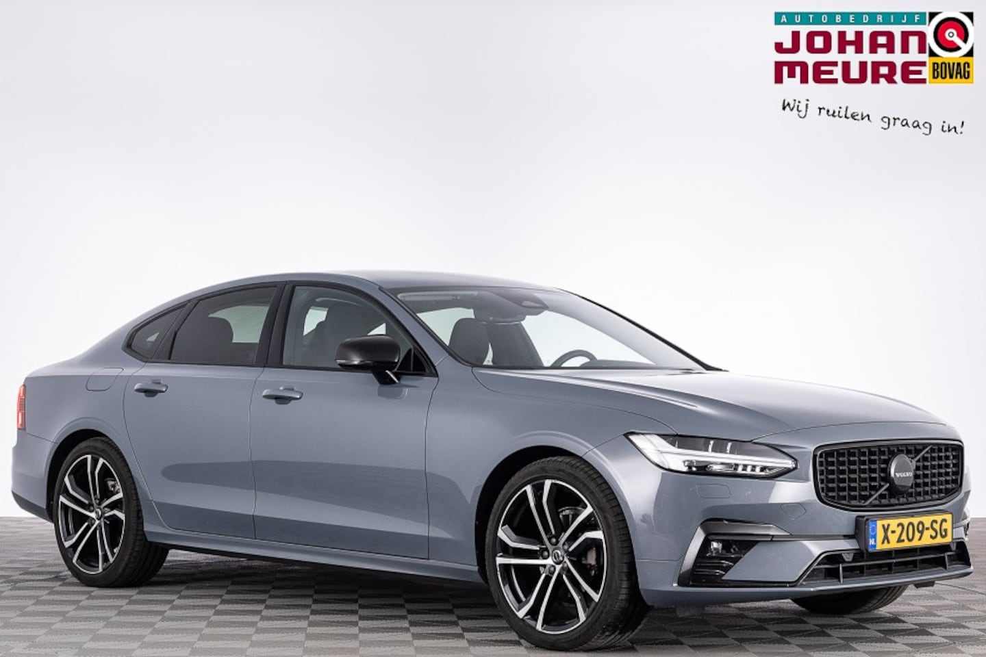 Volvo S90 - 2.0 B4 Plus Dark | LEDER | CARPLAY | EL. STOELEN | Trekhaak - AutoWereld.nl
