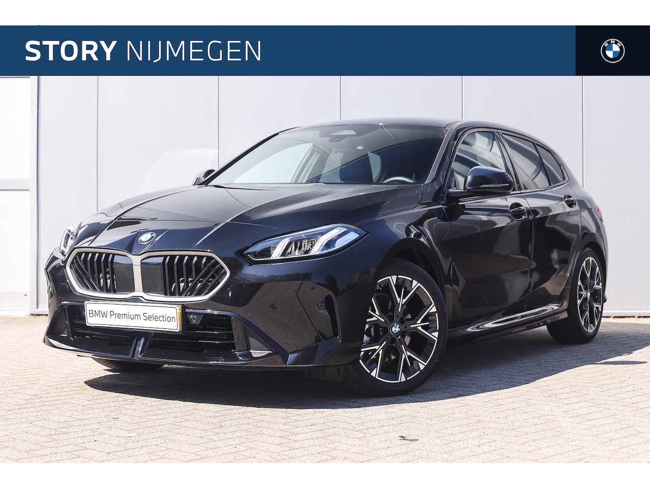 BMW 1-serie - 120 M Sport Automaat / Sportstoelen / M Adaptief onderstel / Achteruitrijcamera / Stuurver - AutoWereld.nl