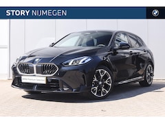 BMW 1-serie - 120 M Sport Automaat / Sportstoelen / M Adaptief onderstel / Achteruitrijcamera / Stuurver