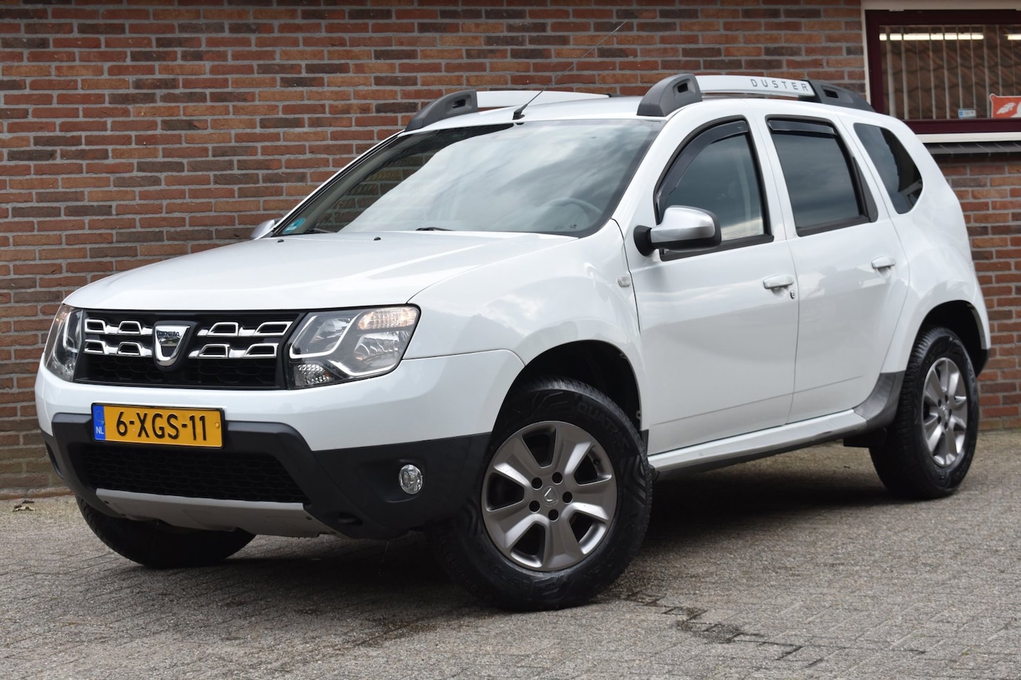 Dacia Duster - 1.2 TCe 4x2 Lauréate '14 Navi Airco Inruil mogelijk - AutoWereld.nl