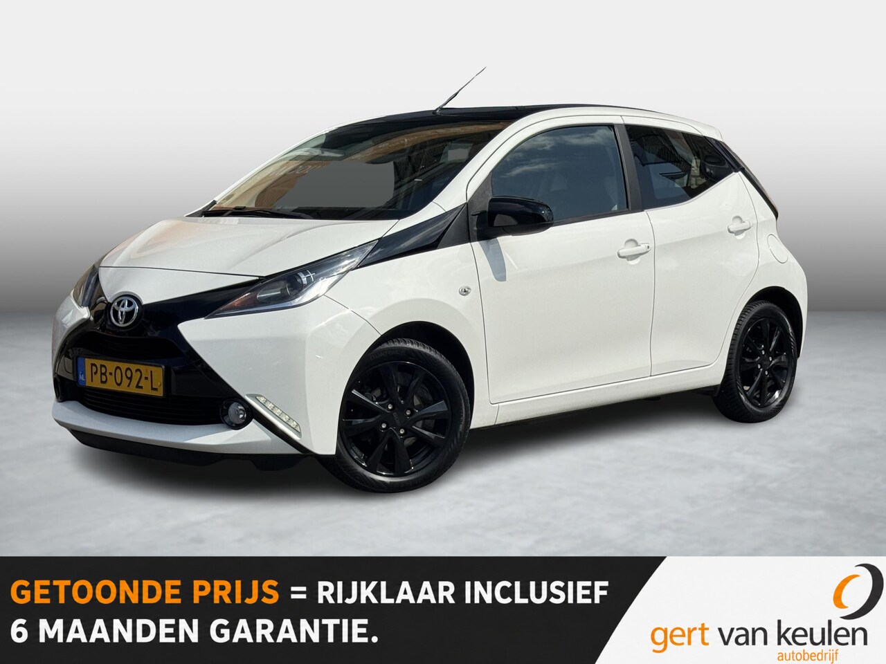 Toyota Aygo - 1.0 VVT-i X-PLAY BITONE 5-DEURS NAVI/LED/LMV/CAMERA/NL-AUTO - AutoWereld.nl