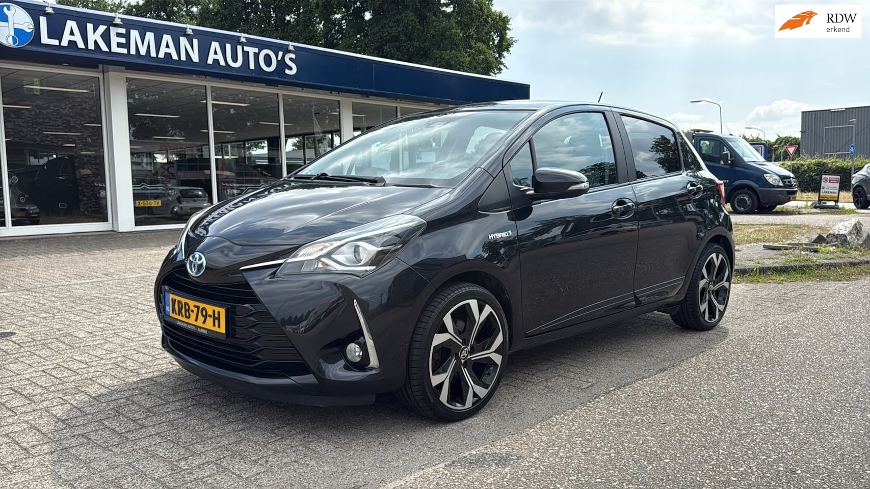 Toyota Yaris - 1.5 Hybrid Aspiration Blackline Huurkoop Inruil APK Garantie - AutoWereld.nl