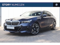 BMW 5-serie - 530e M Sport Automaat / Bowers & Wilkins / Parking Assistant Plus / Comfort Access / Adapt