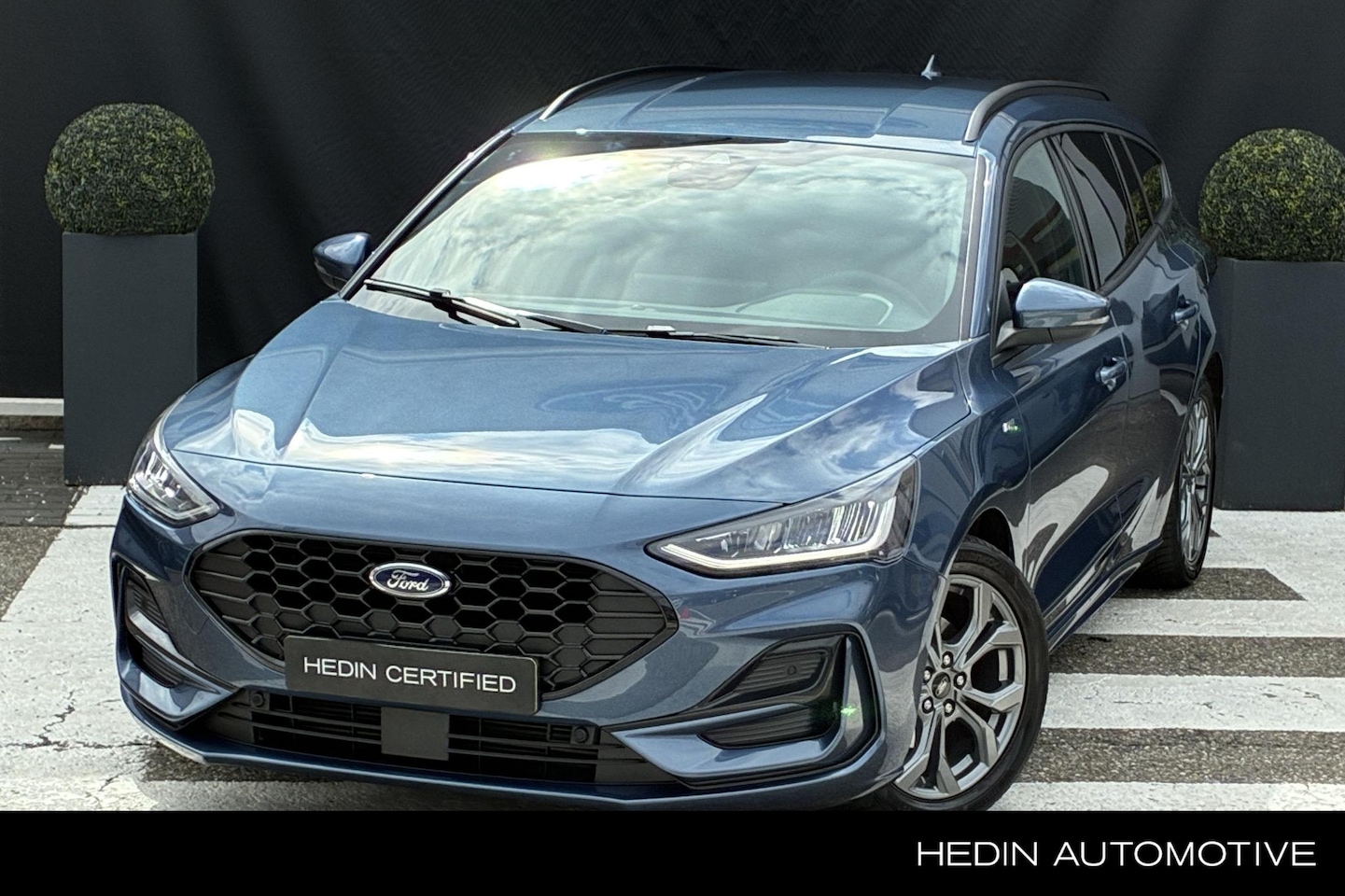 Ford Focus Wagon - 1.0 EcoBoost Hybrid ST Line Automaat | Winterpack | All Season banden - AutoWereld.nl