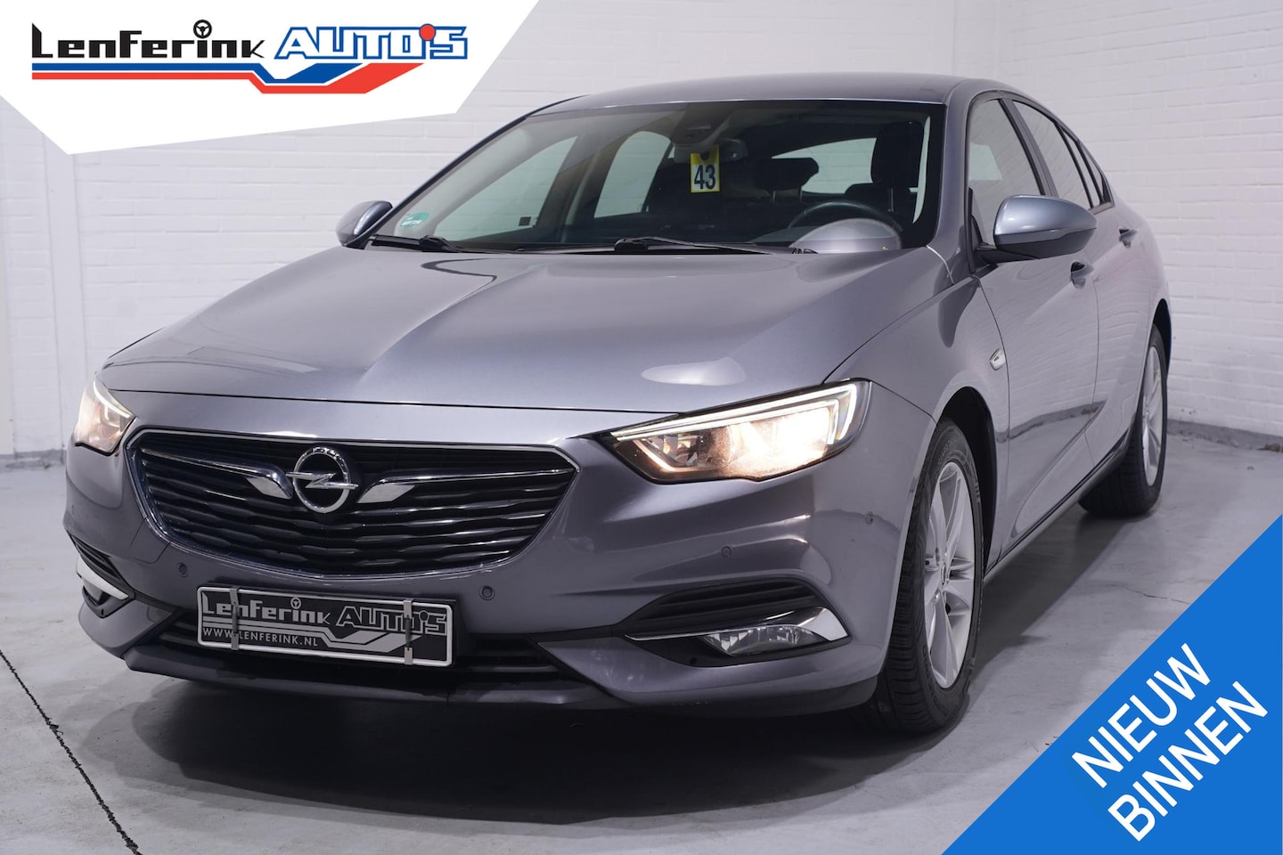Opel Insignia Grand Sport - 1.6 CDTI Business Executive navigatie led-verlichting cruise-controle stoel/stuur-verwarmi - AutoWereld.nl