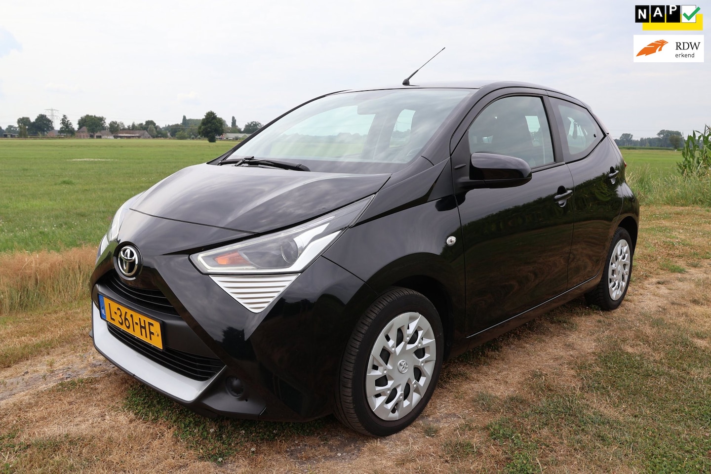 Toyota Aygo - 1.0 VVT-i x-play|Parkeercamera|Carplay|Bluetooth|NAP!|Airco - AutoWereld.nl