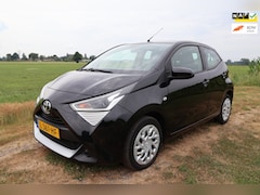 Toyota Aygo - 1.0 VVT-i x-play|Parkeercamera|Carplay|Bluetooth|NAP|Airco