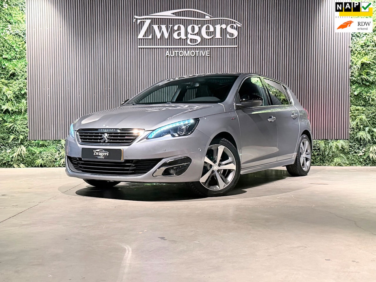 Peugeot 308 - 1.2 PureTech GT-line | Navi | Airco | Camera - AutoWereld.nl
