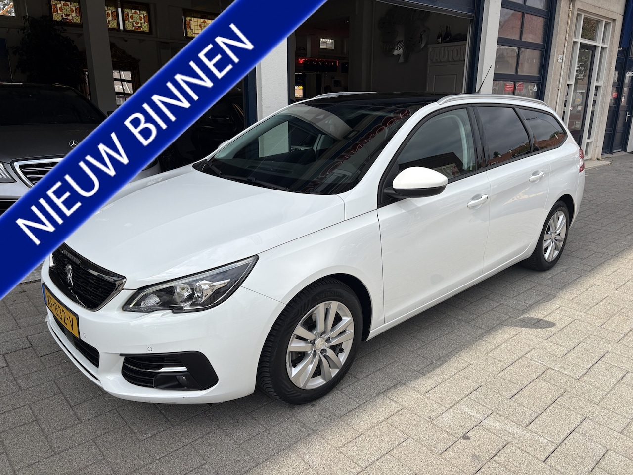 Peugeot 308 SW - 1.2 P.T B Lease Executive NIEUWE DISTRIBUTIE. - AutoWereld.nl